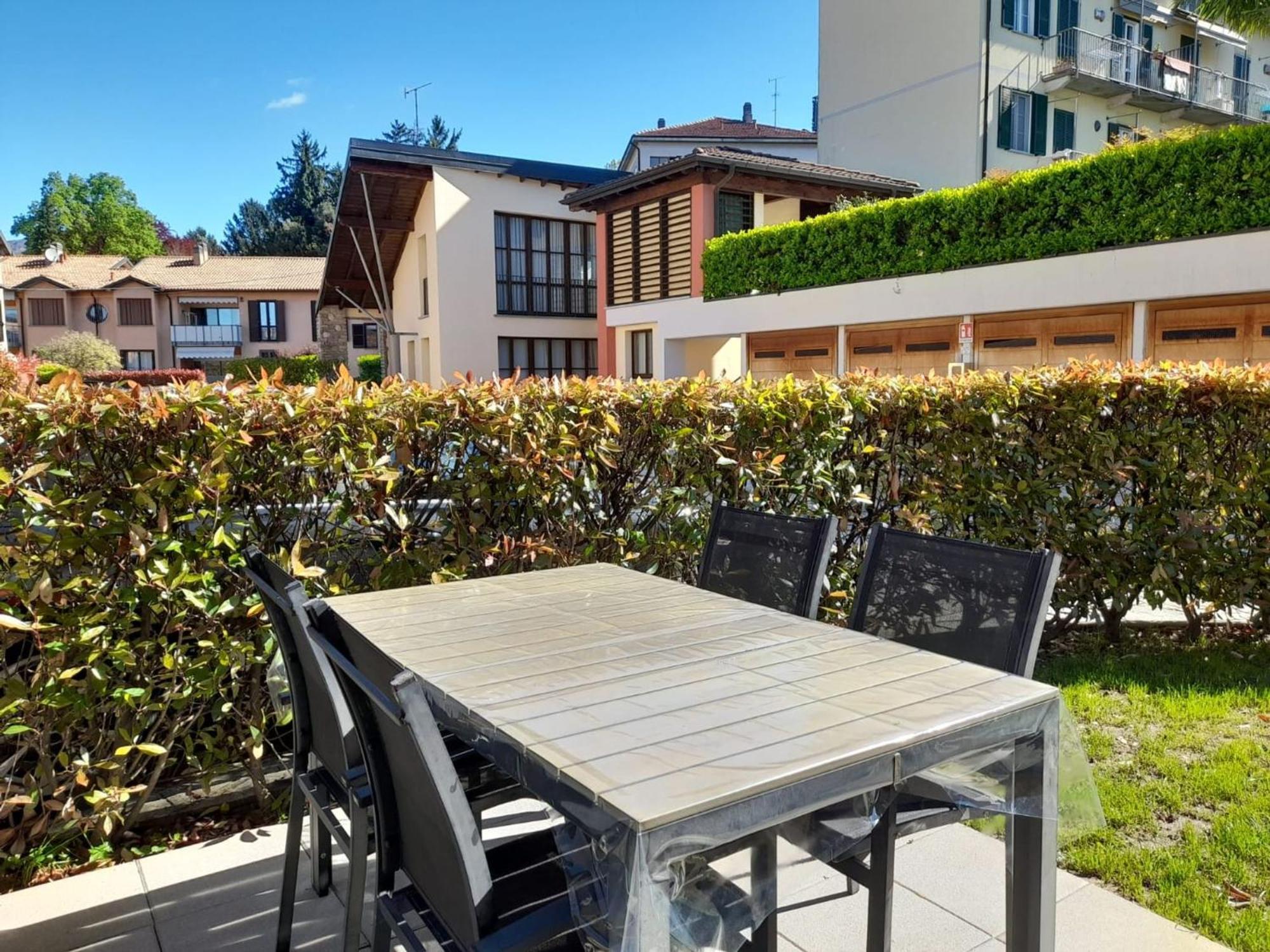 Marco Apartment - Holiday Apartment Luino Exterior photo